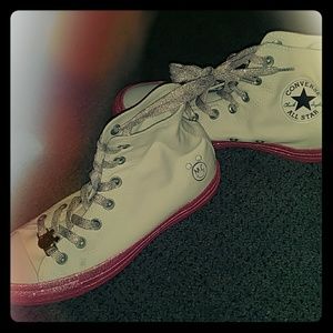 Miley Cyrus All Star Chucks (Hot Pink)